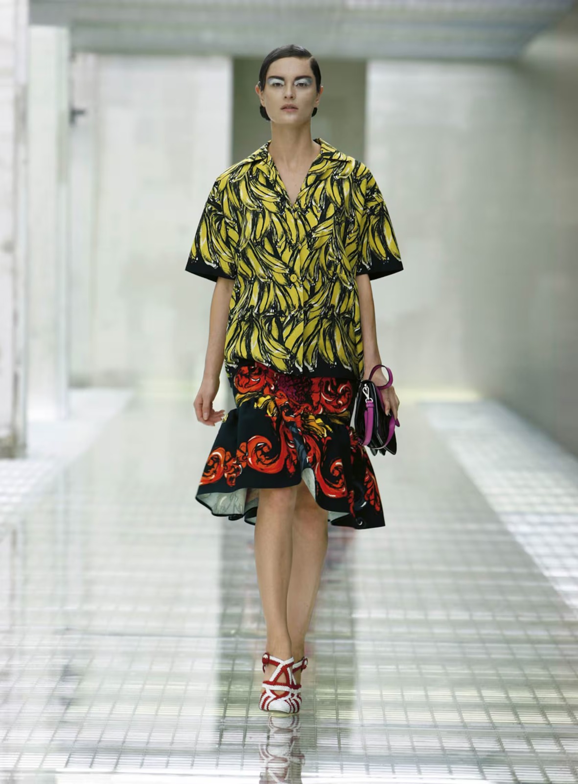 Prada 1 coleção Primavera Verão 2011.jpg