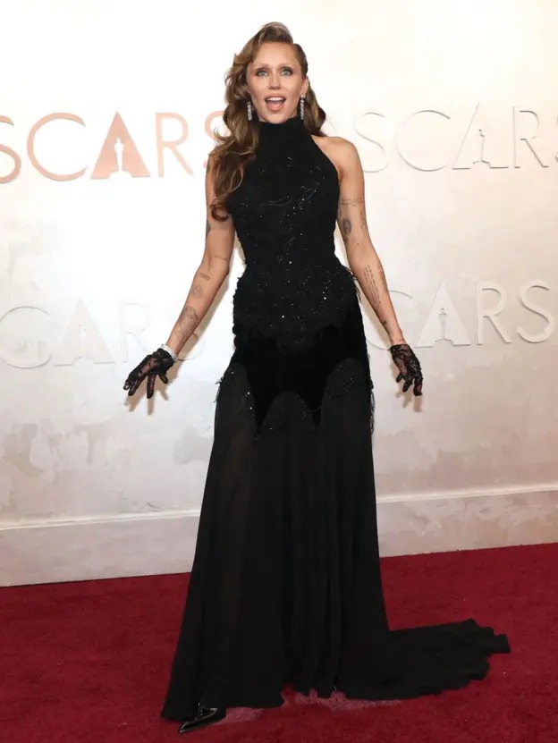 WhatsApp Image 2025-03-04 at 22.13.59.jpeg